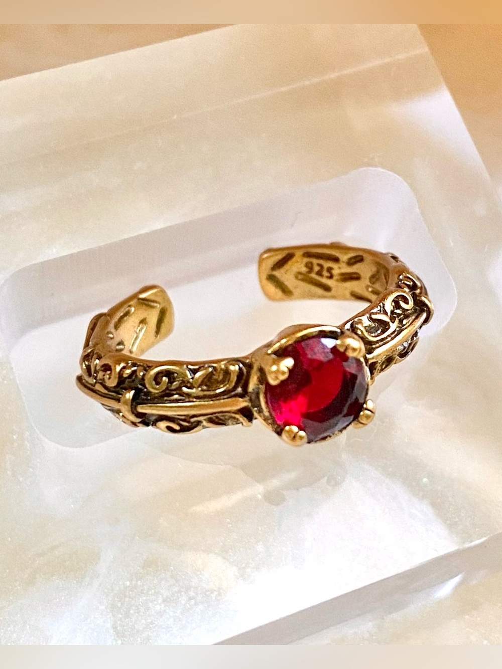 Vintage-Inspired Gold Ring with Red Gemstone - Picture 2 of 4